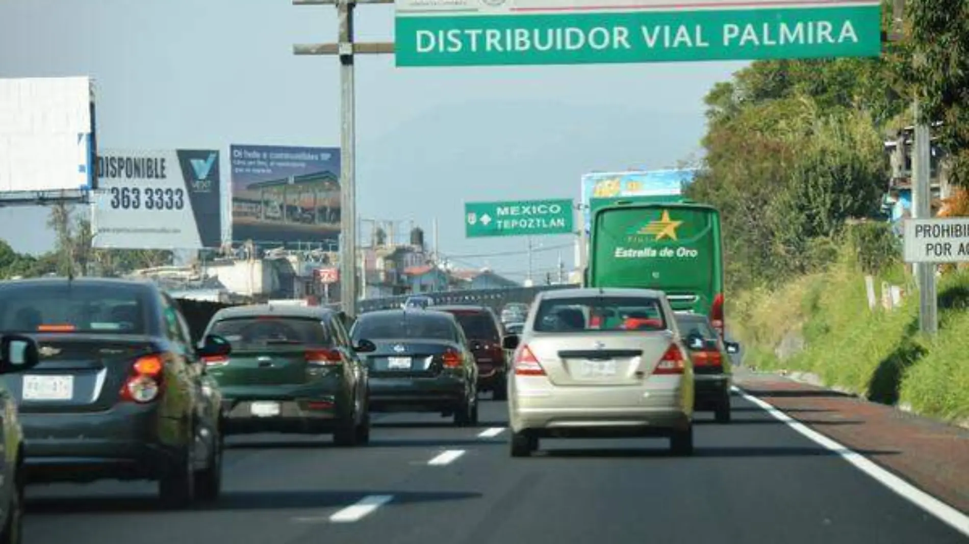 En la carretera México-Cuernavaca, 12 autos salen y entran ochoFroylán Trujillo